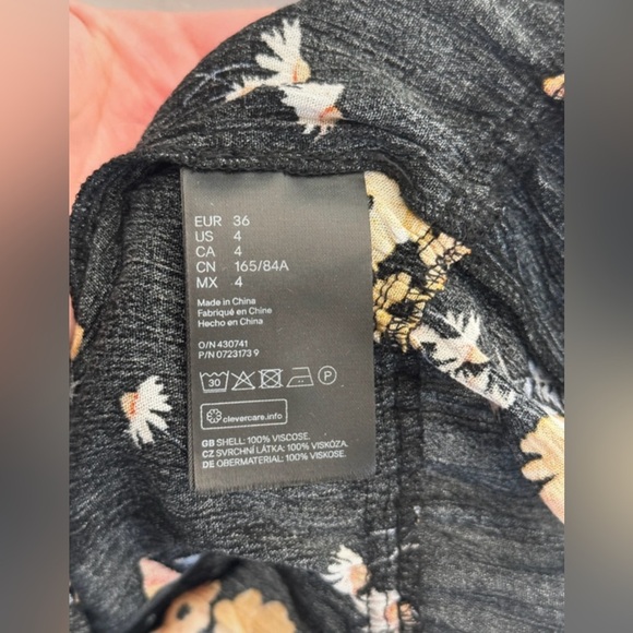 H&M Divided Black Floral Halter Tank Top NWT Size 4 - Picture 5 of 5